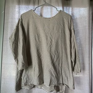 LOFT low scooped back 3/4 sleeved shirt. Size L